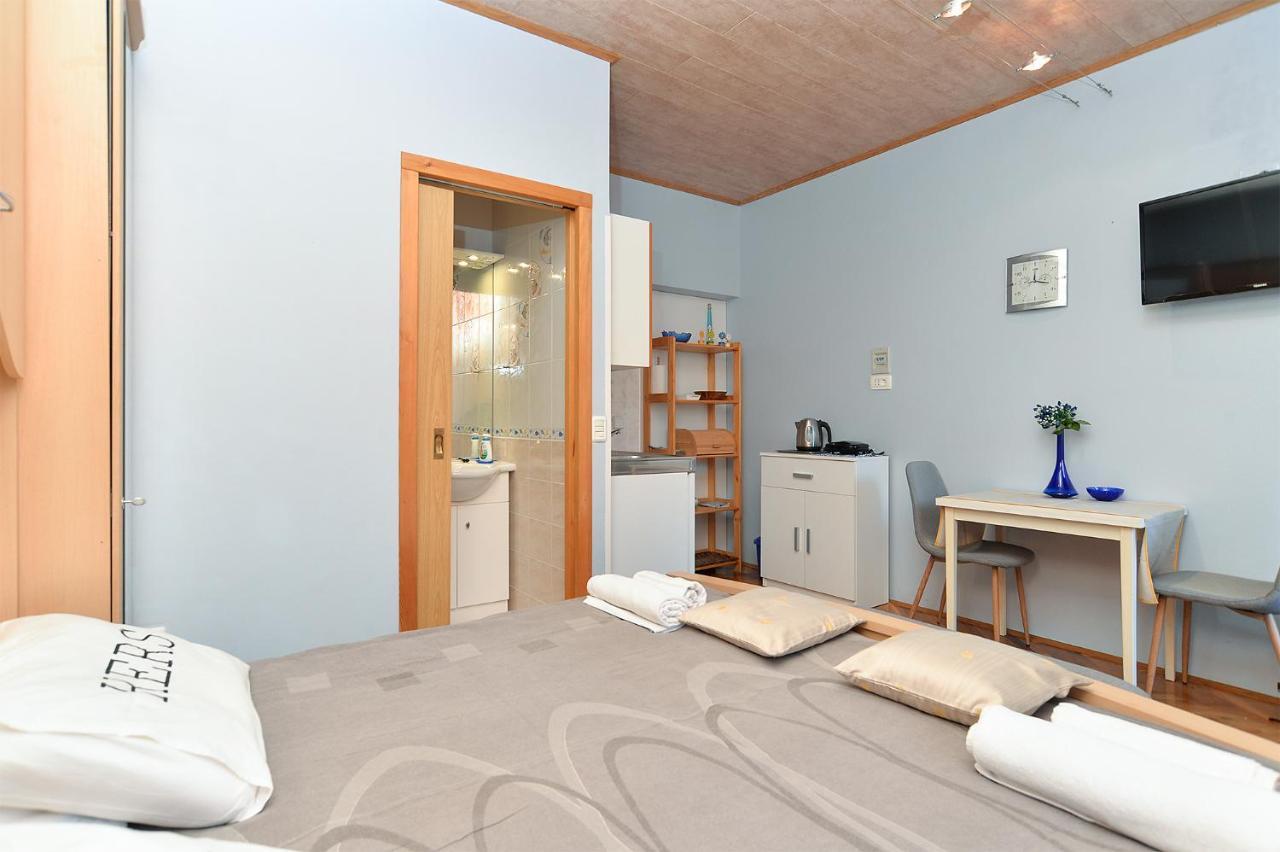 Apartments Jasna 1128 Fažana Extérieur photo